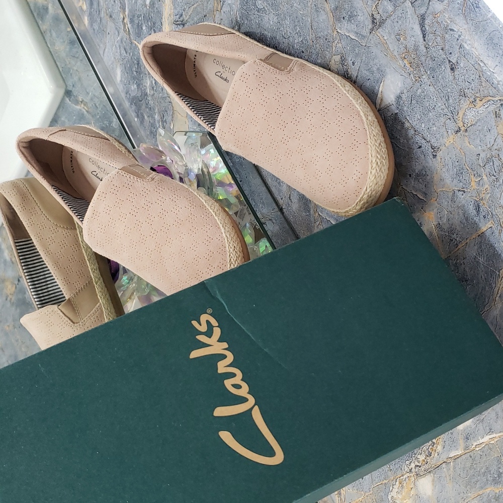 Clarks Tan Loafers - Picture 7 of 7